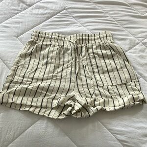 Forever 21 Black and White Cargo Shorts Relaxed Fit